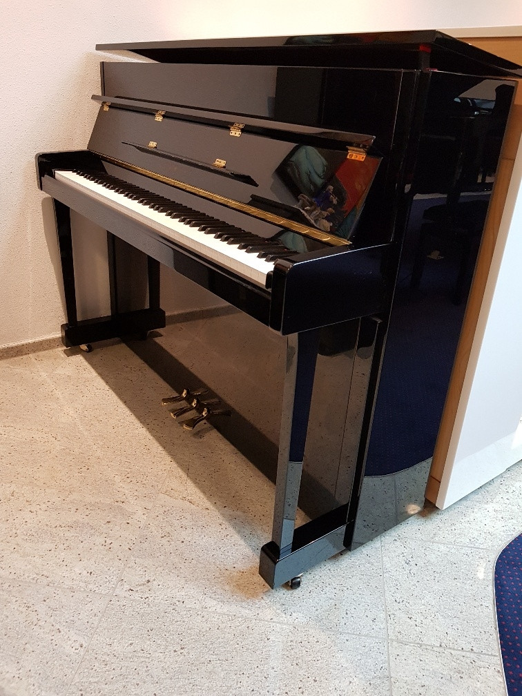 Yamaha C-113T PE occasion piano zwart hoogglans (2003)