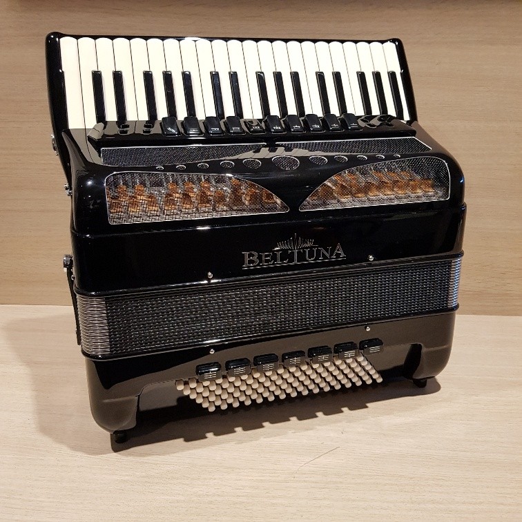 Beltuna Play IV 96C-M Luxe Pro + GHV Nero accordeon 