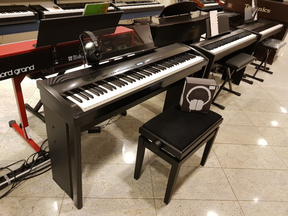 Kawai ES8 B digitale piano met originele standaard HM-4b occasion