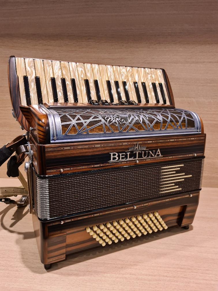 Beltuna Alpstar III 72 M HELICON accordeon 8,2 kg ebbenhout/opaal