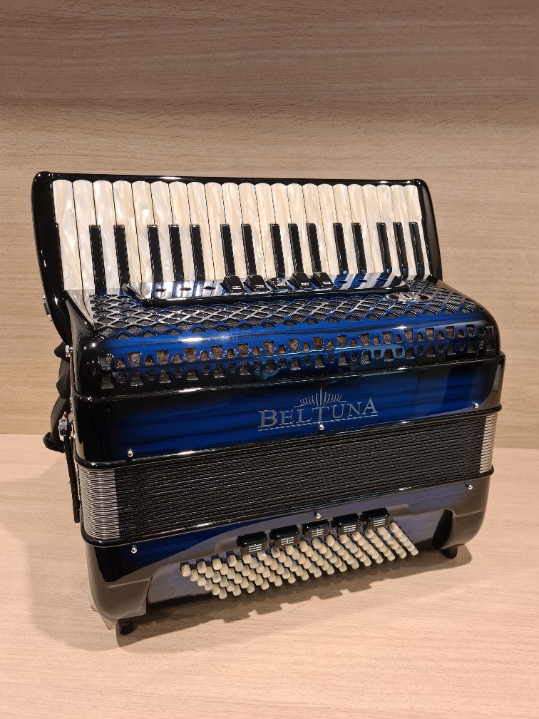 Beltuna Studio III 96M Luxe Pro shadow colour blue accordeon