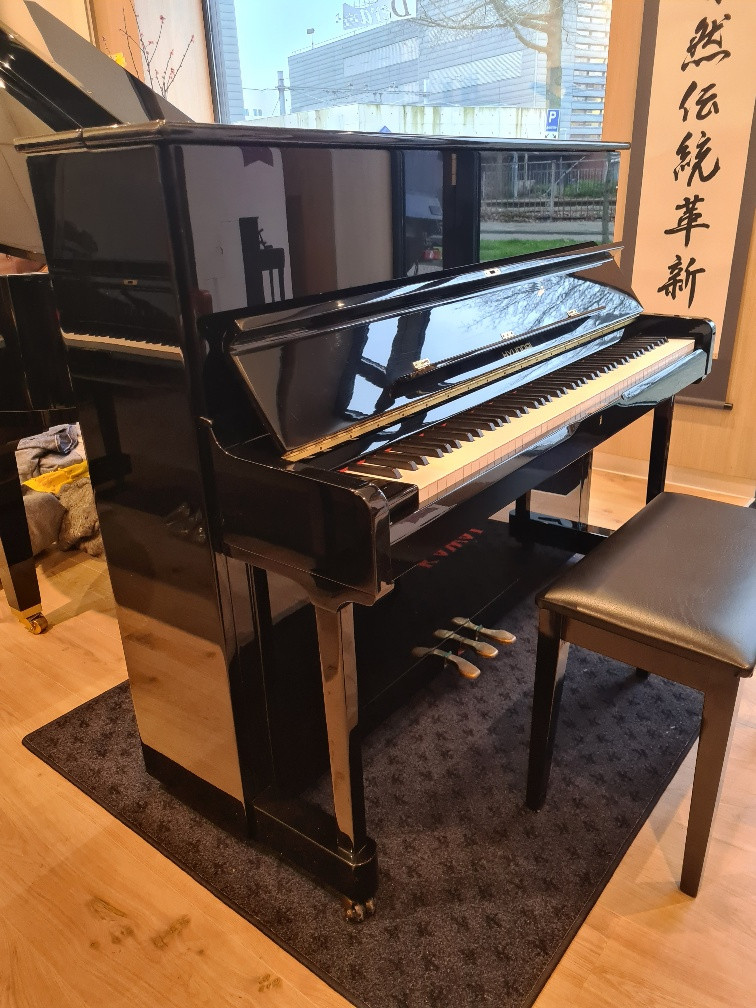 Hyundai U-838N PE piano occasion