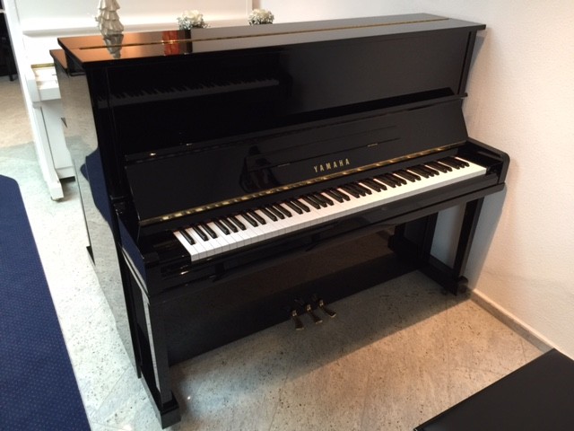 Yamaha U1 PE piano occasion (1990/verhuurd)