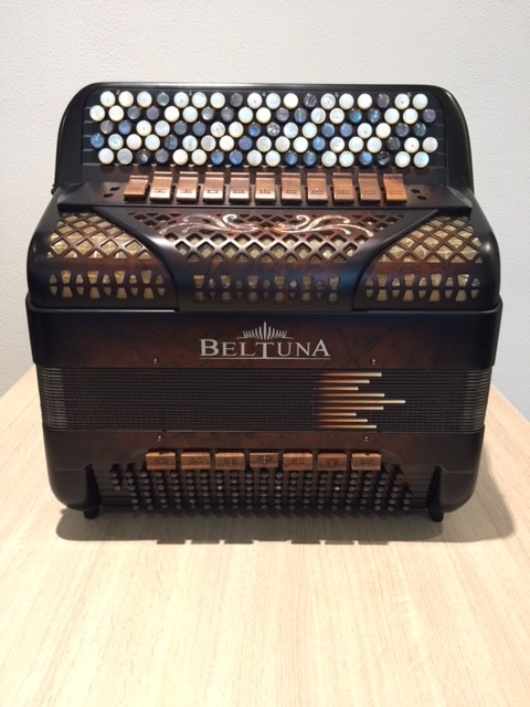 Beltuna Spirit 3000 Luxury Walnut Matt Belgian Bass accordeon 