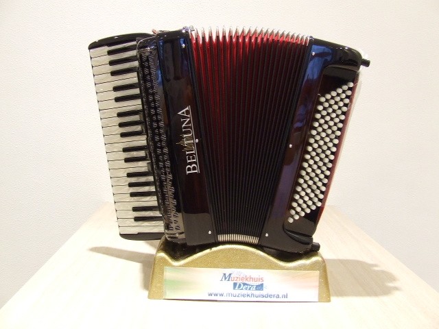 Beltuna Studio III 96 M Hel Harmonicordeon 34 keys accordeon 