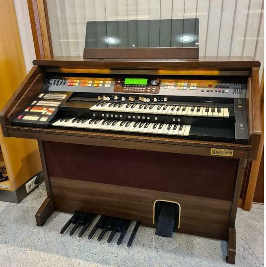 Hammond XT-100 topklasse orgel 