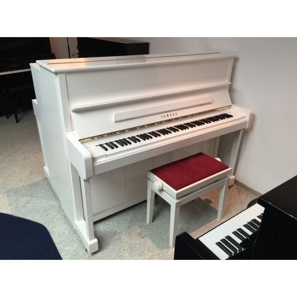 Yamaha P121 PWH piano wit hoogglans demo