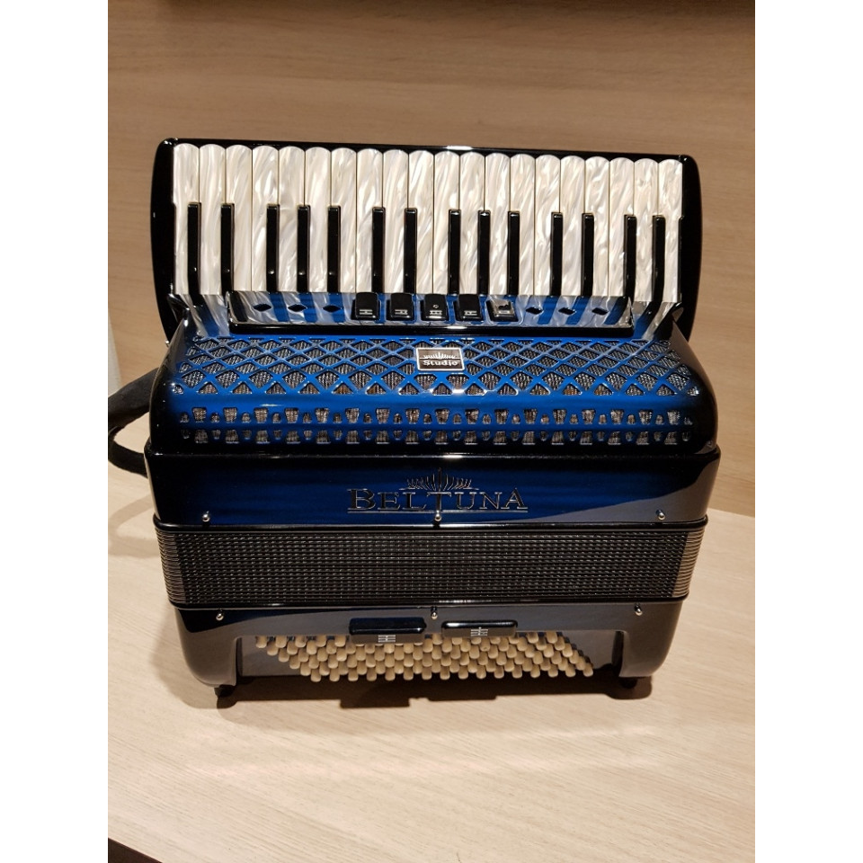 Beltuna Studio III 34/96M Luxe Pro shadow colour blue accordeon Demo
