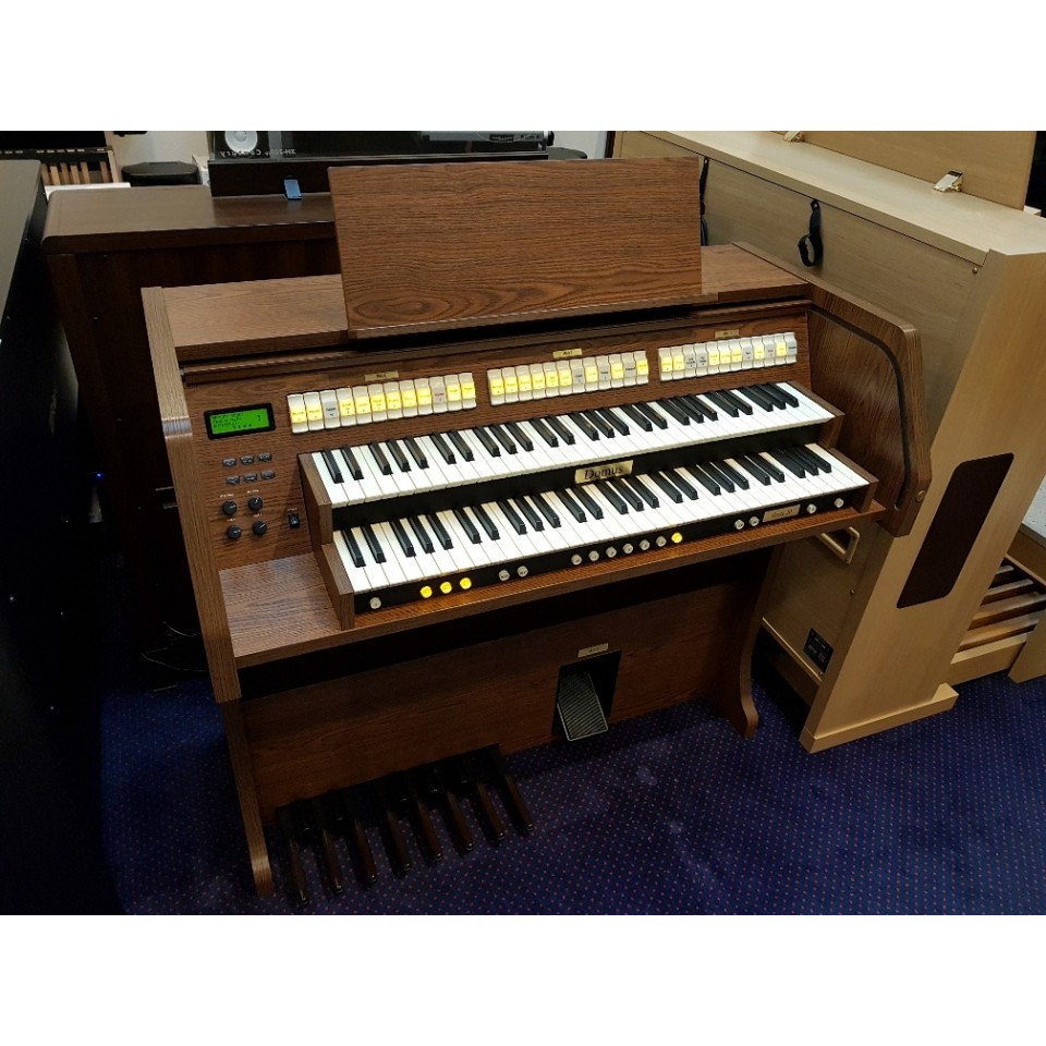 Domus Vivace 20 LAM occasion klassiek orgel met 13-tonig pedaal