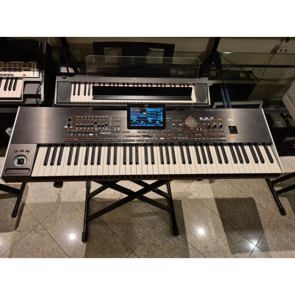 Korg Pa4X-76 Professional Arranger Keyboard occasion